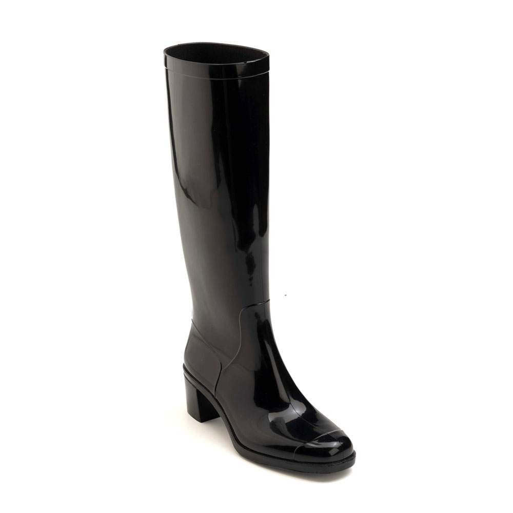 Rainboot with heel and high boot leg, squared toe-end