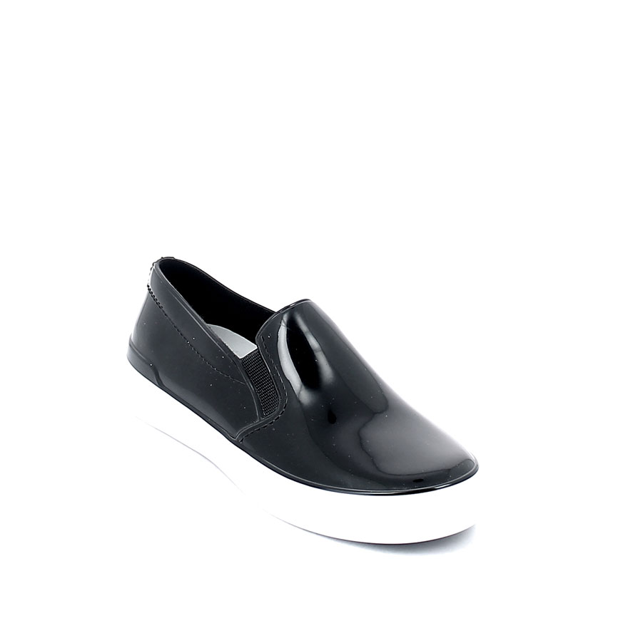Slip on shoe in bright pvc; inside lining colour matched with the upper and insole