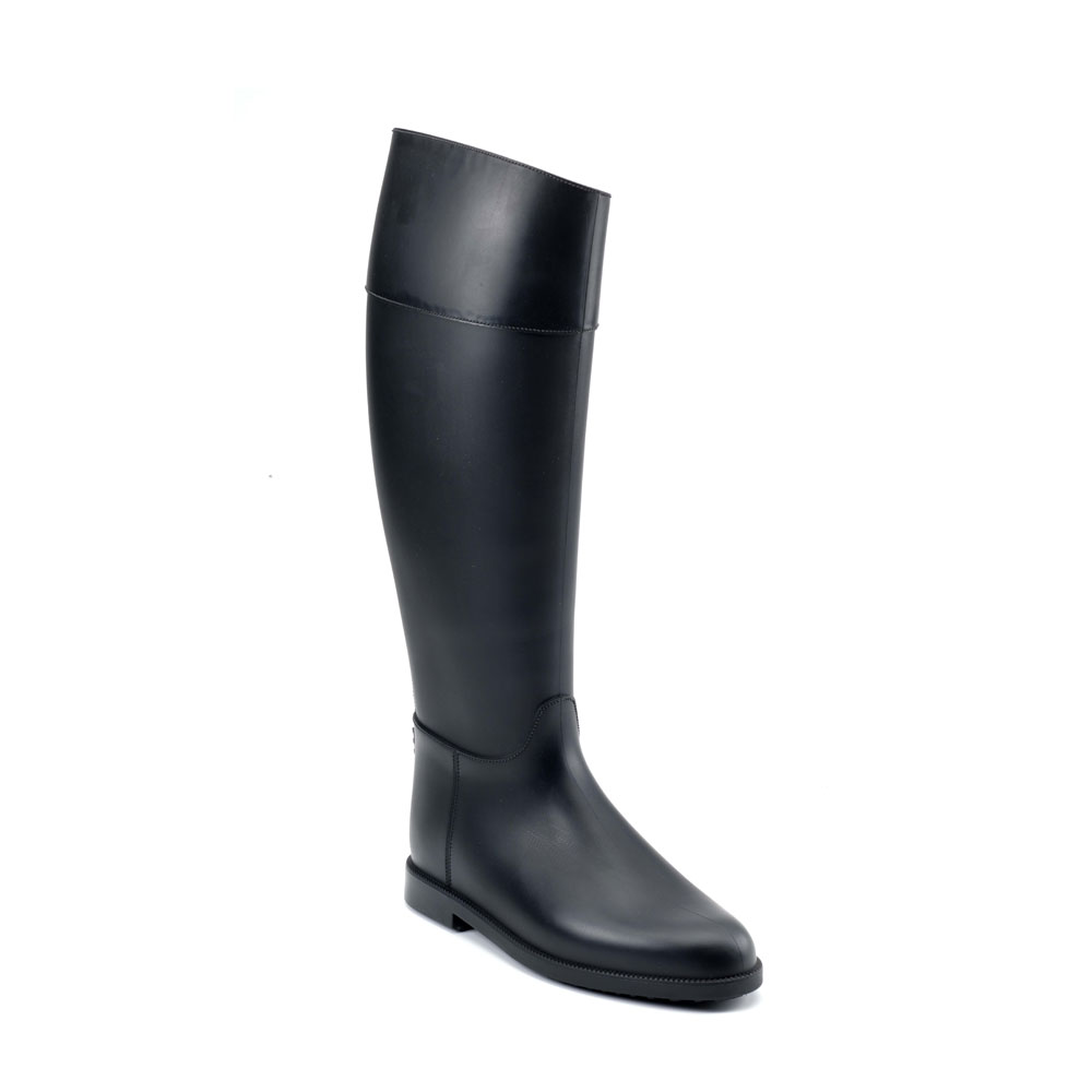 Riding boot with high boot leg and made of solid colour PVC with matt finish 