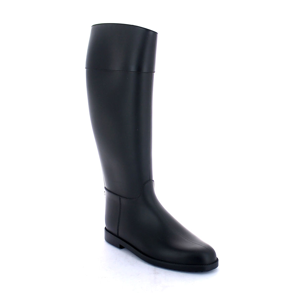 Riding boot with high boot leg and made of solid colour PVC with matt finish 