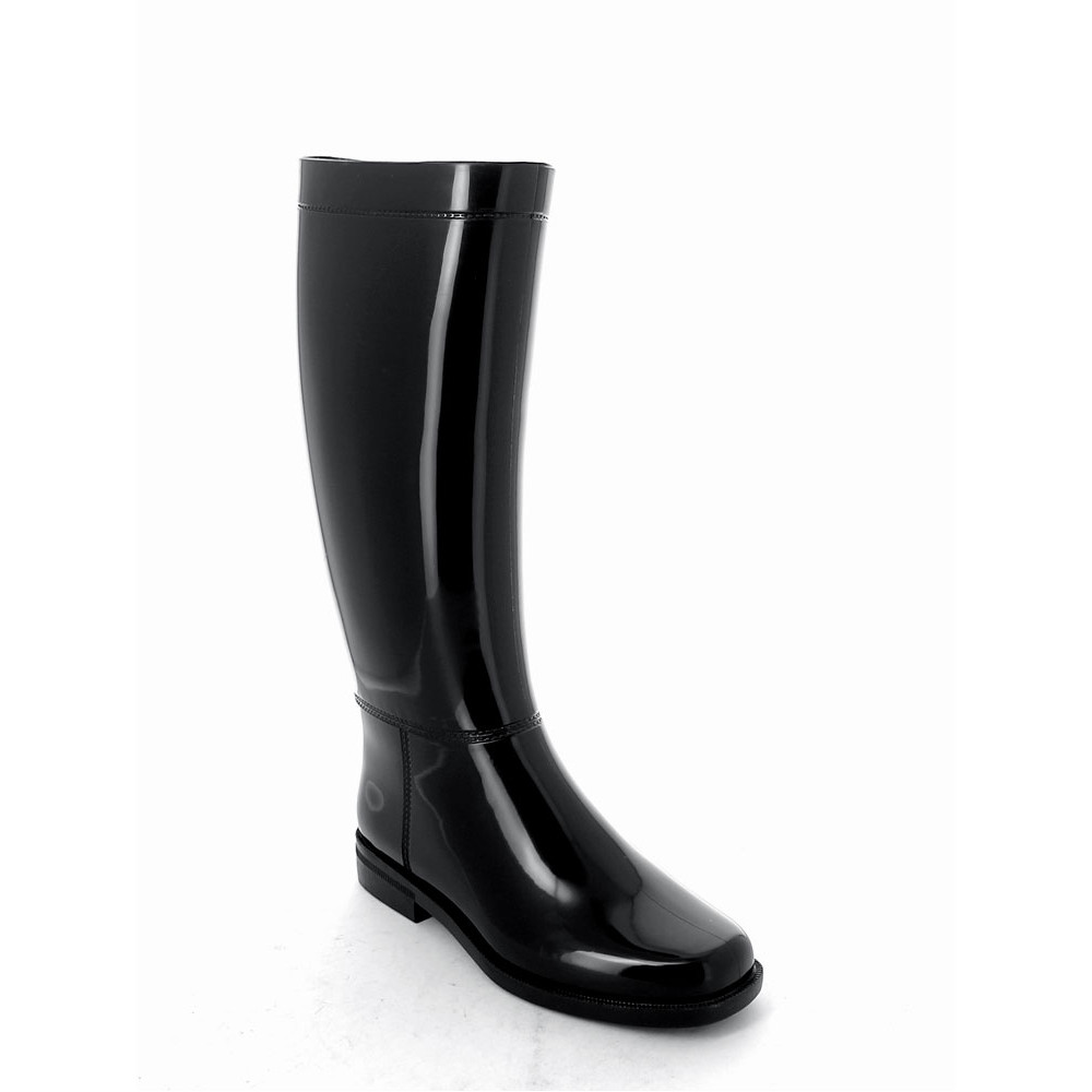 Riding boot in pvc with bright finish pvc and medium height boot leg  