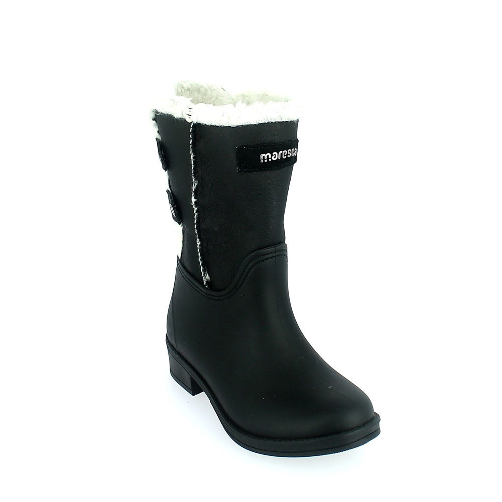 Matt finish Pvc galosh with low bootleg and double strap with clip fasten. Ecoleather bootleg with synthetic lamb wool inner lining. Made in Italy Matt finish Pvc galosh with low bootleg and double strap with clip fasten. Ecoleather bootleg with synthetic lamb wool inner lining. Made in Italy