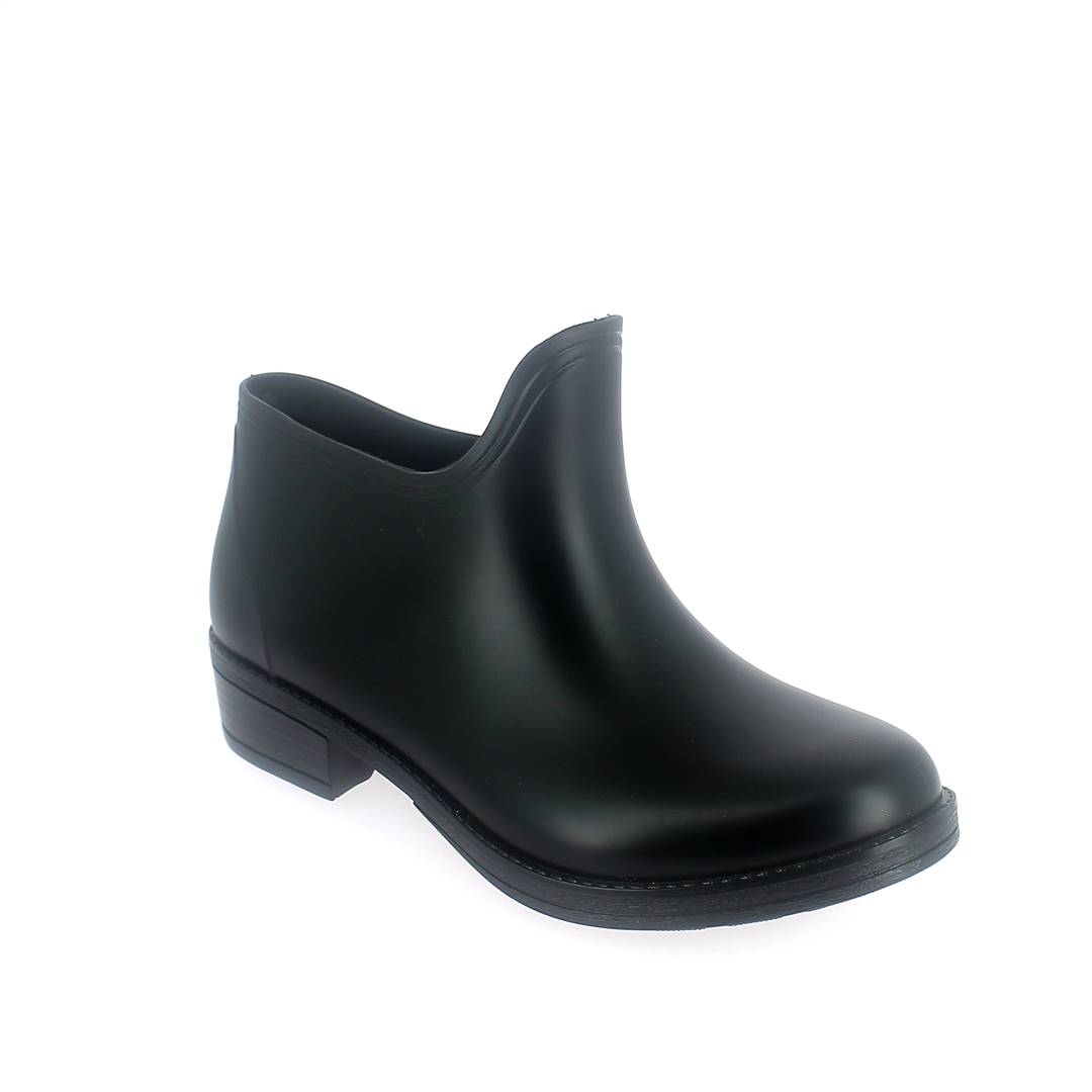 Solid colour Galosh in mat PVC, designed for boot leg application and suitable for inner lining 