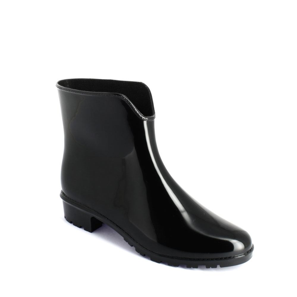 Sports ankle boot in bright finish pvc, with low heel and "V" necked upper part