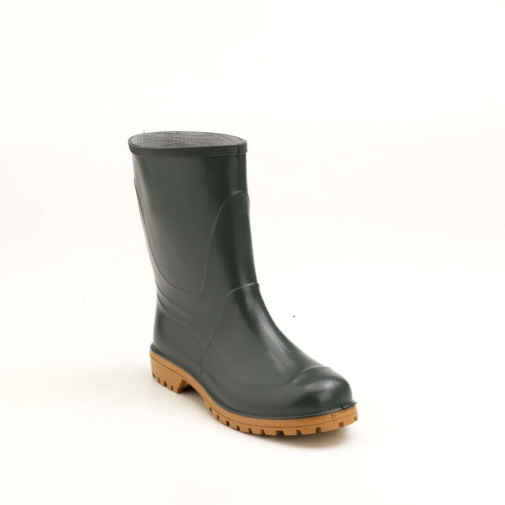 Pvc low boot with lug outsole