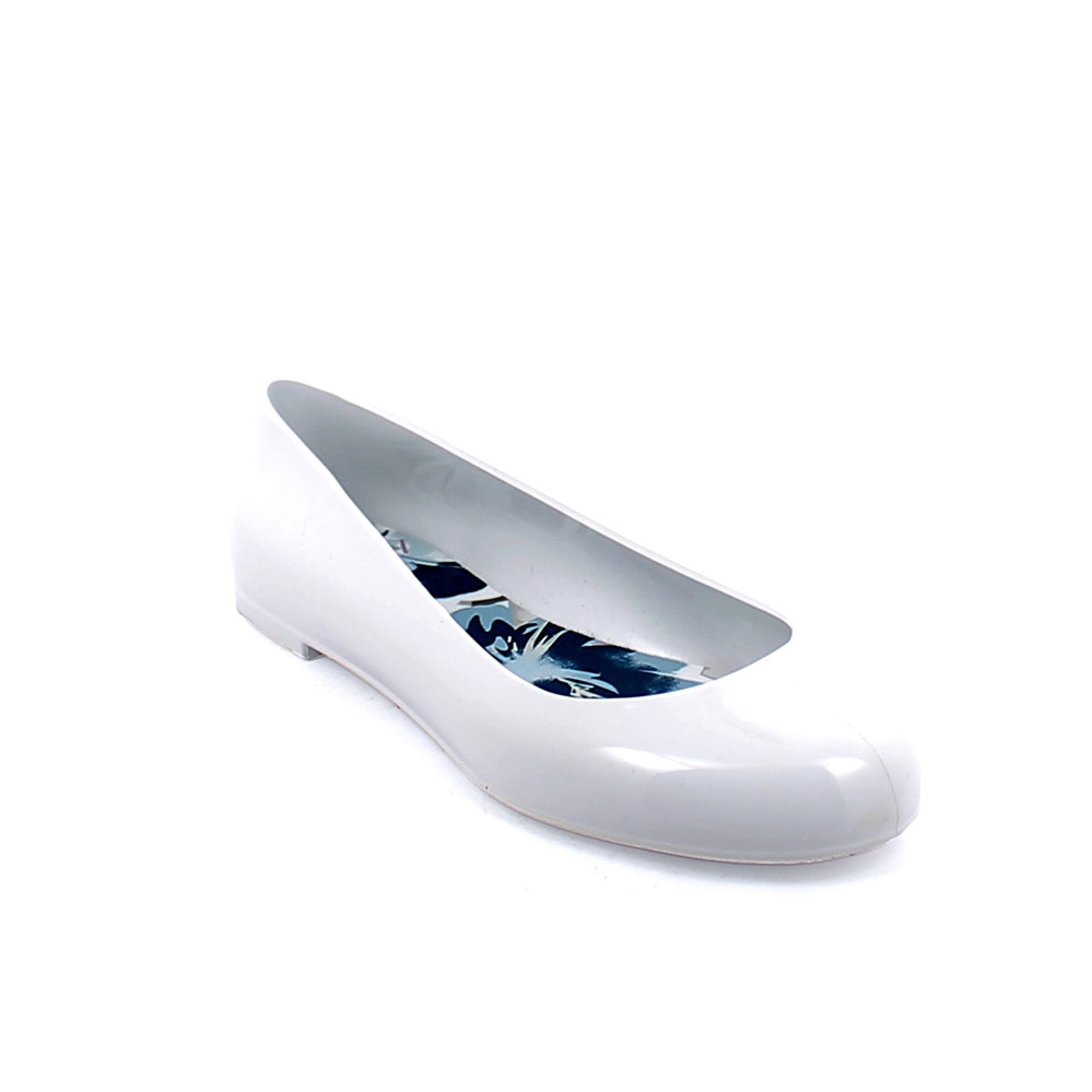 Ballet flat made of bright pvc with synthetic insole and pad printing